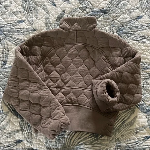 Women's FLX Cropped Quilted Jacket NWT Size XS Truffle - Picture 8 of 15